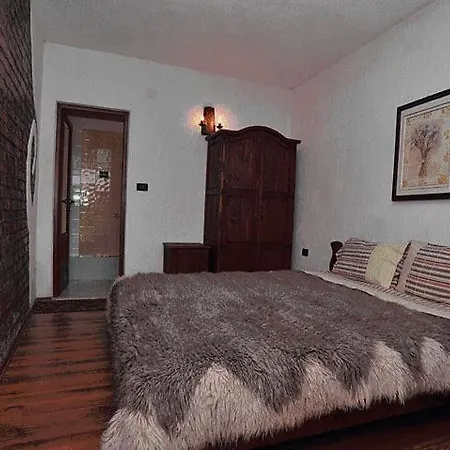 The Old House 3*